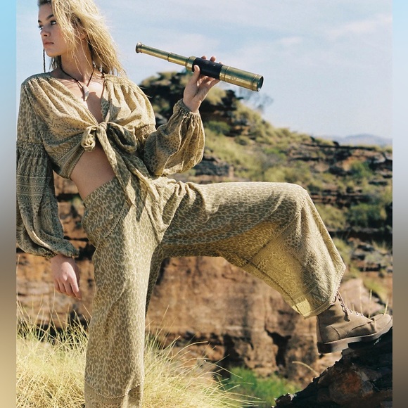 Spell Wild Things Wide Leg Pants BNWT Size Large - Picture 1 of 10